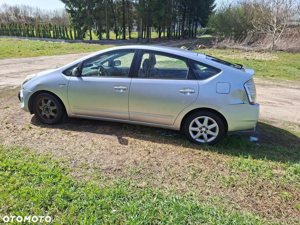 Toyota Prius 1.5 VVT-i Sol - 4