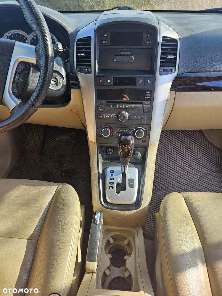 Chevrolet Captiva 3.2 LT (deu) - 9