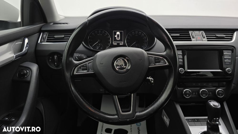 Skoda Octavia 1.6 TDI DSG Ambition - 15