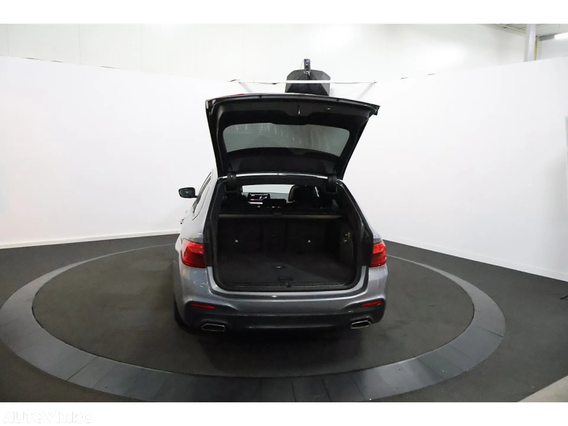 BMW Seria 5 520i Touring Aut. M Sport Edition - 23