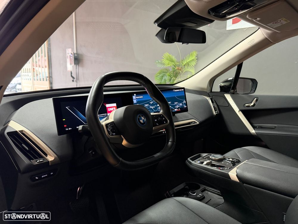 BMW iX xDrive50 - 10
