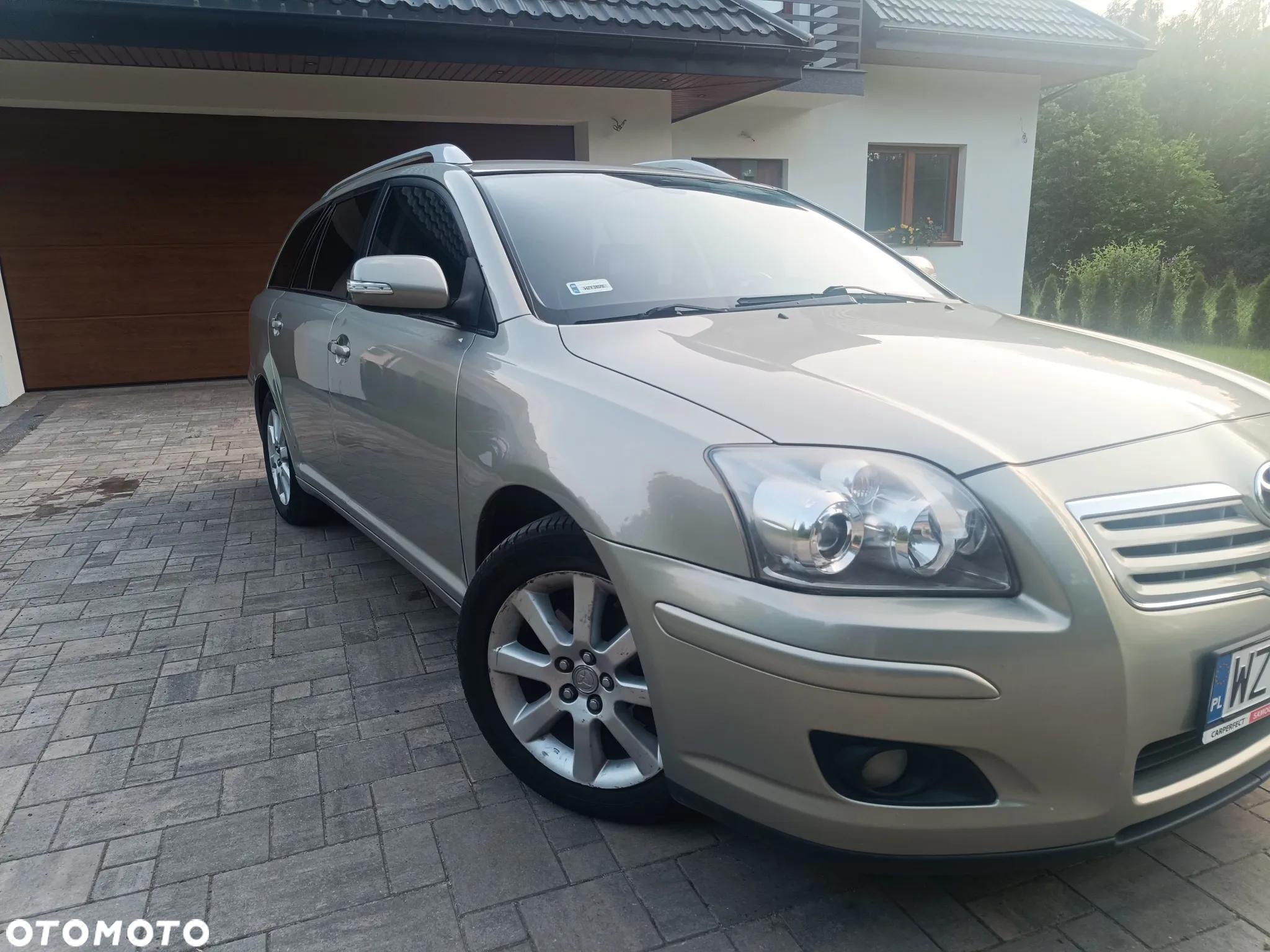 Toyota Avensis 2.0 D-4D Sol+NAVI - 10