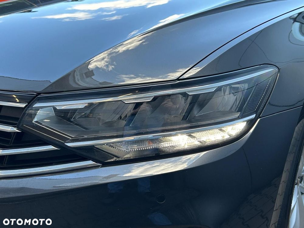 Volkswagen Passat Variant 2.0 TSI Business DSG - 35