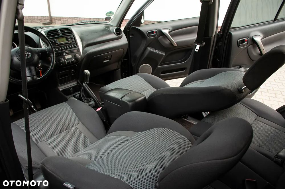 Toyota RAV4 2.0 VVT-i Sol - 25