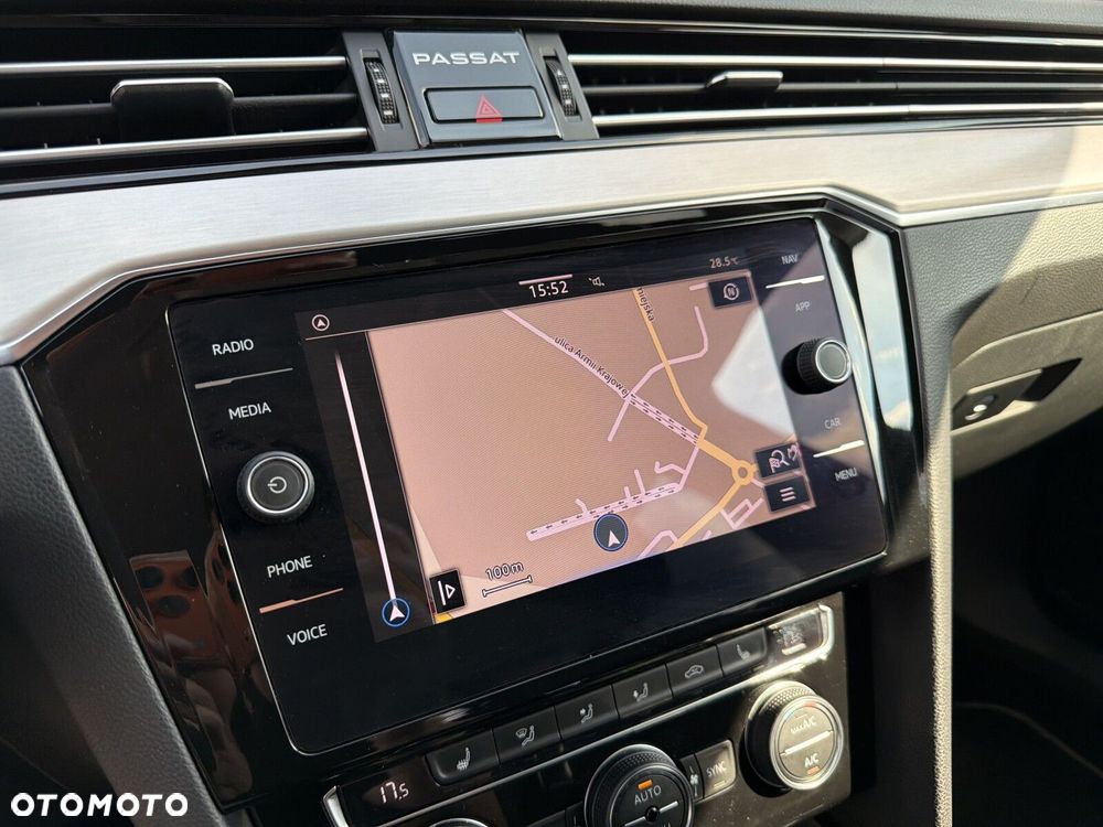Volkswagen Passat 2.0 TDI EVO Elegance DSG - 23
