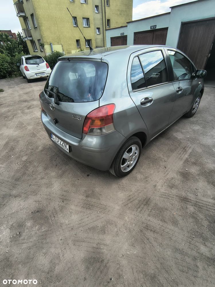 Toyota Yaris 1.0 Terra Start - 3