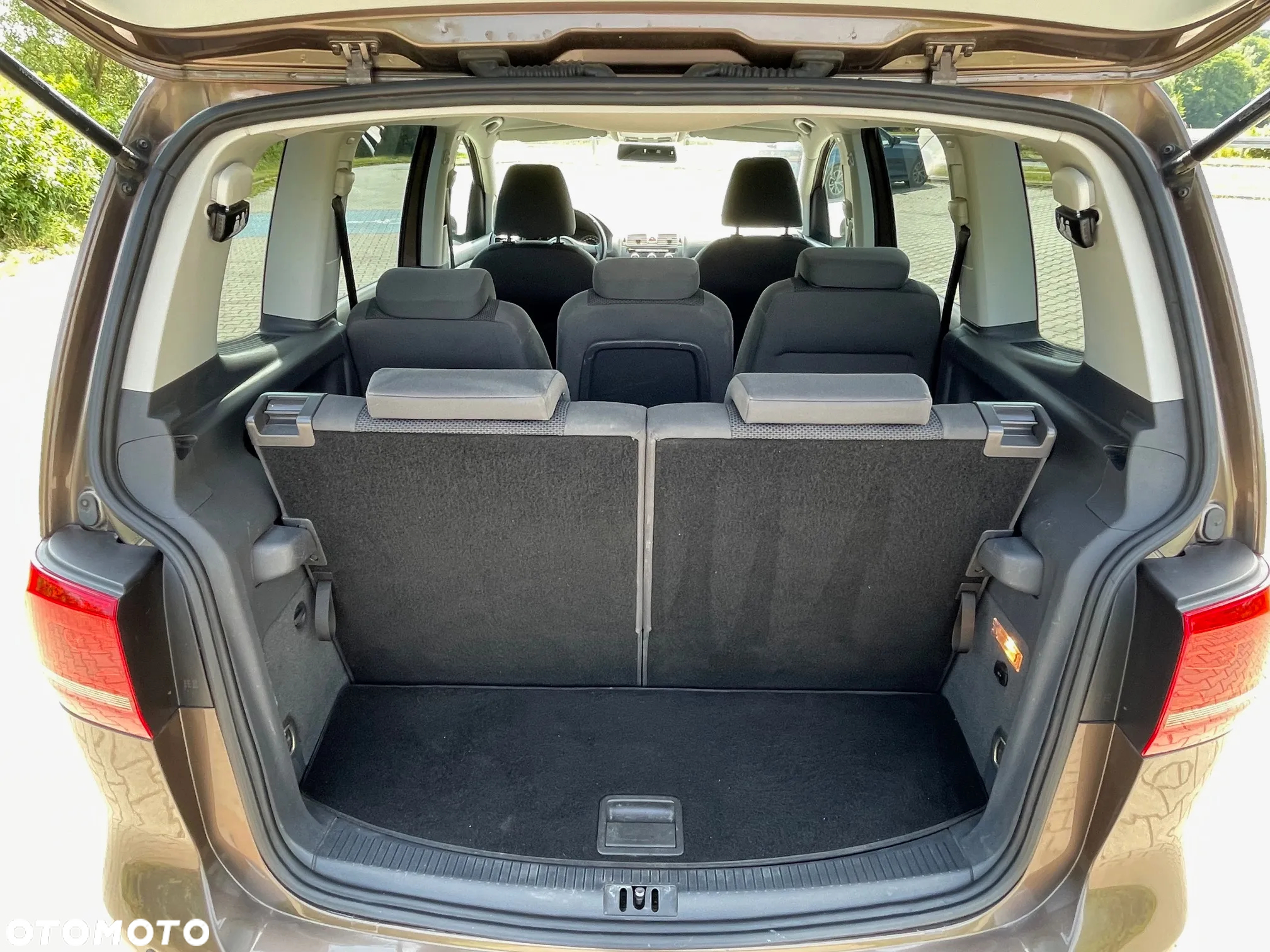 Volkswagen Touran 1.6 TDI DPF BlueMotion Technology DSG Trendline - 31