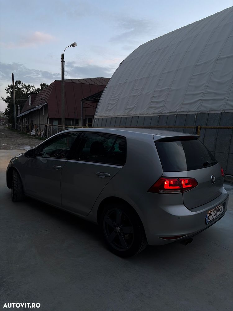 Volkswagen Golf - 28