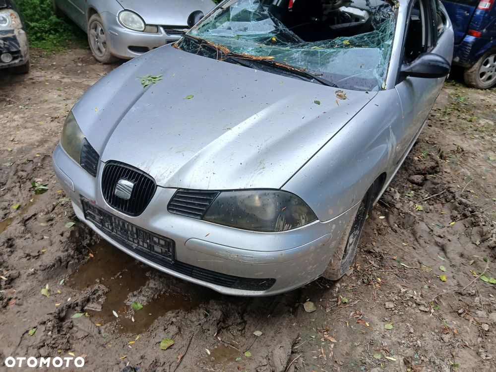 seat ibiza III 6L fotel fotele kanapa deska kokpit podsufitka boczek boczki klamka podłokietnik licznik - 1