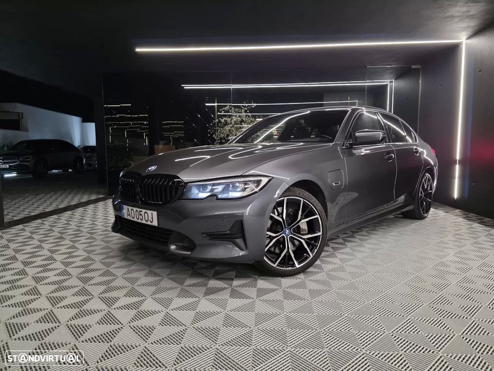 BMW 330 e Line Sport Auto - 1