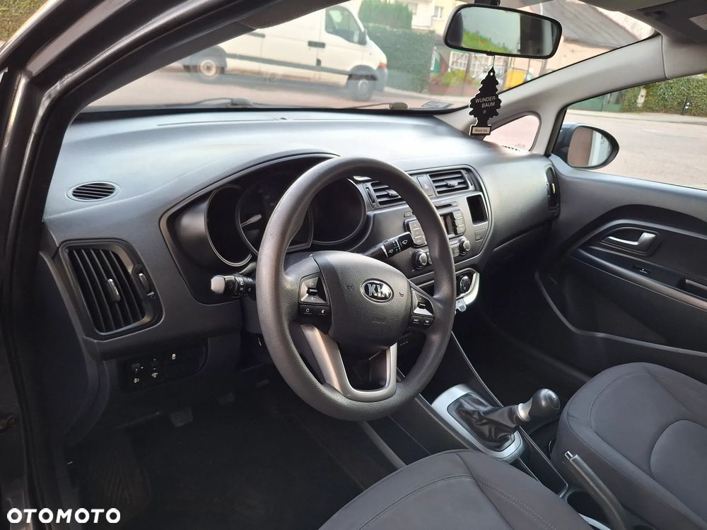 Kia Rio - 21