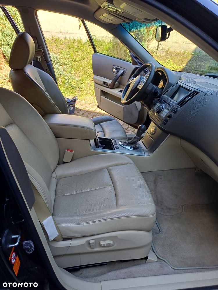 Infiniti FX - 14