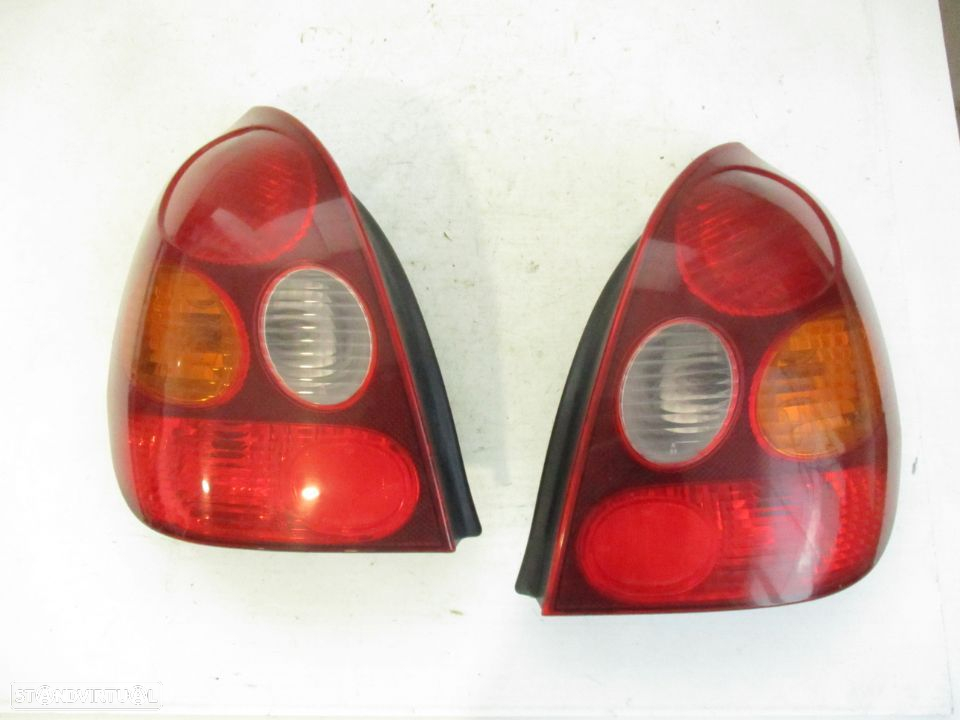 Farol Farolim Trás Toyota Corolla 3 portas Direito - 2