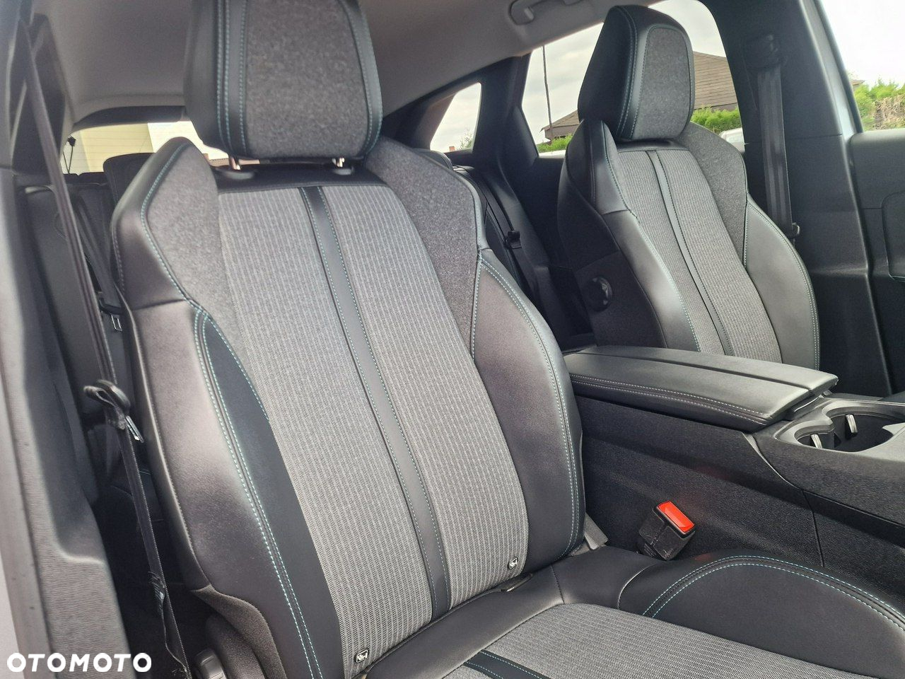 Peugeot 3008 1.6 PureTech Hybrid PHEV Allure S&S EAT8 - 25