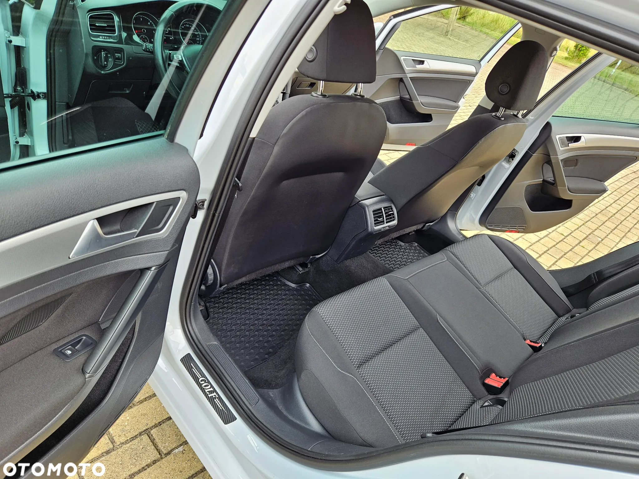 Volkswagen Golf VII 1.6 TDI BMT Comfortline DSG - 25