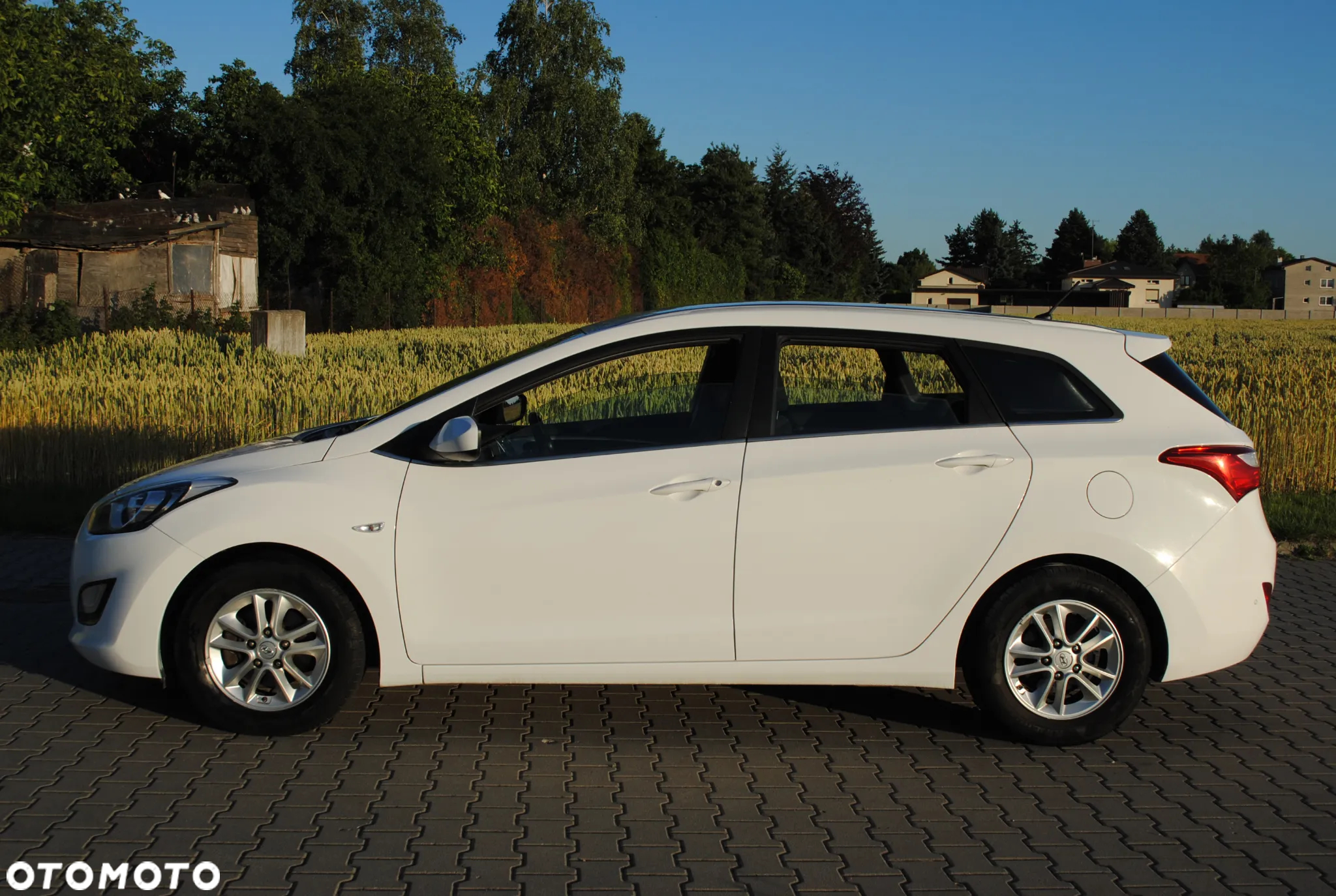 Hyundai i30 1.6 D Premium - 37