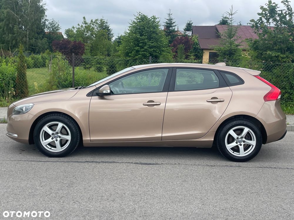 Volvo V40 D2 Momentum - 25