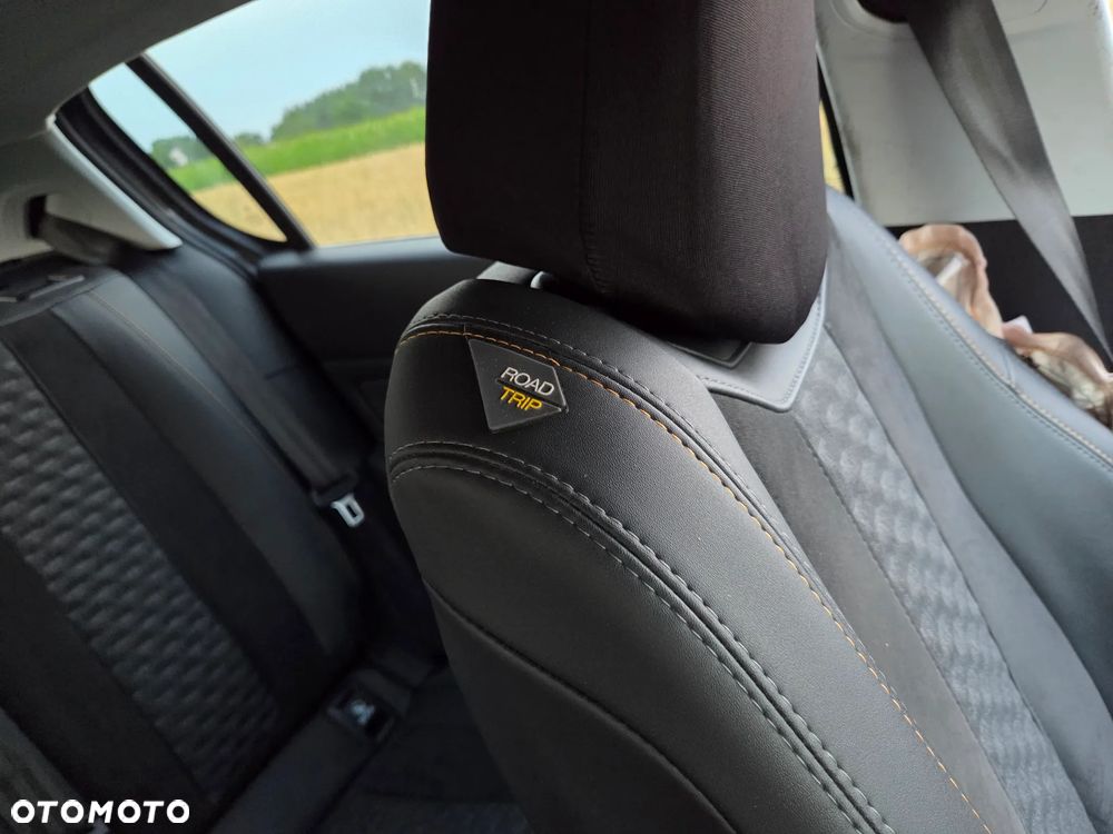 Peugeot 308 1.2 PureTech GPF Road Trip S&S EAT8 - 22