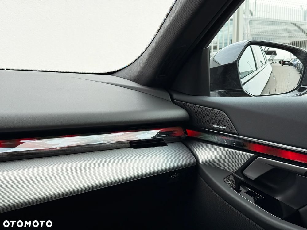BMW Seria 5 520i - 20
