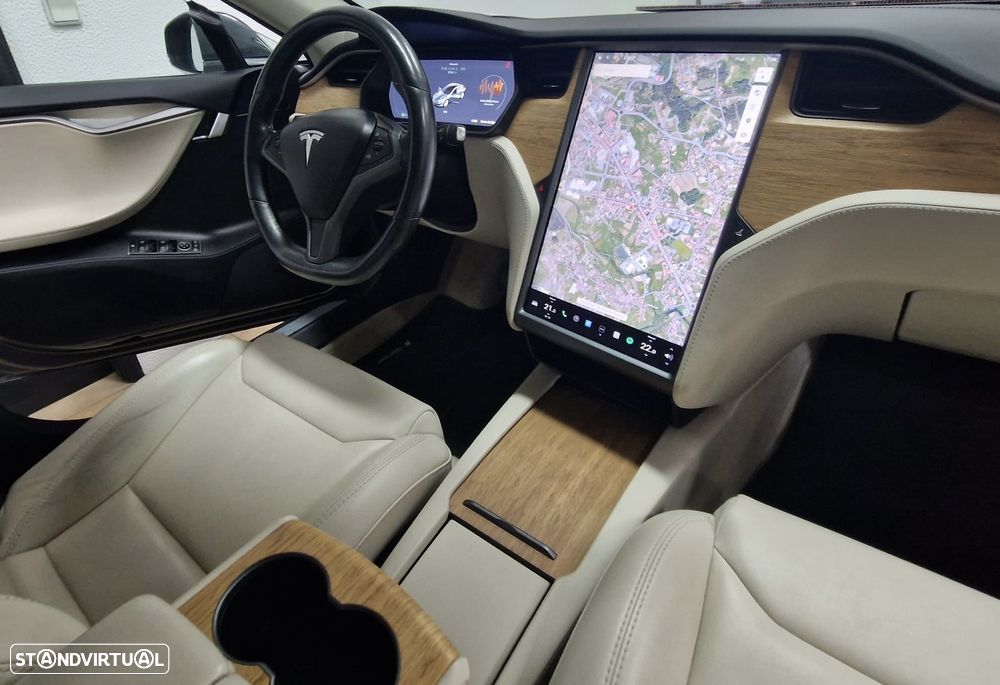 Tesla Model S - 16