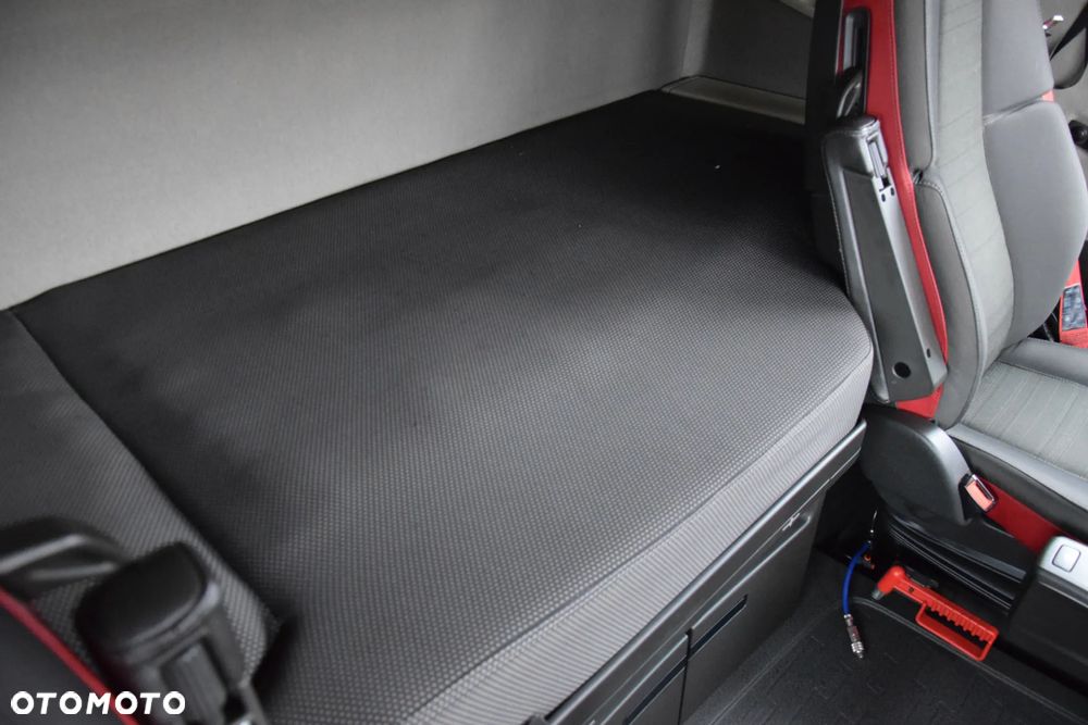 Volvo FH500 / NISKA KABINA / HYDRAULIKA / EURO 6 / ACC / LEDY / ALUFELGI / SERWISOWANY / SPROWADZONY - 34