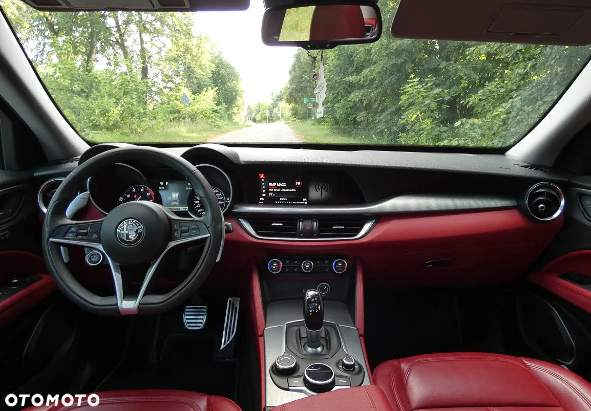 Alfa Romeo Stelvio 2.0 Turbo 16V AT8-Q4 Ti - 7