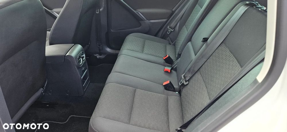 Volkswagen Tiguan - 10