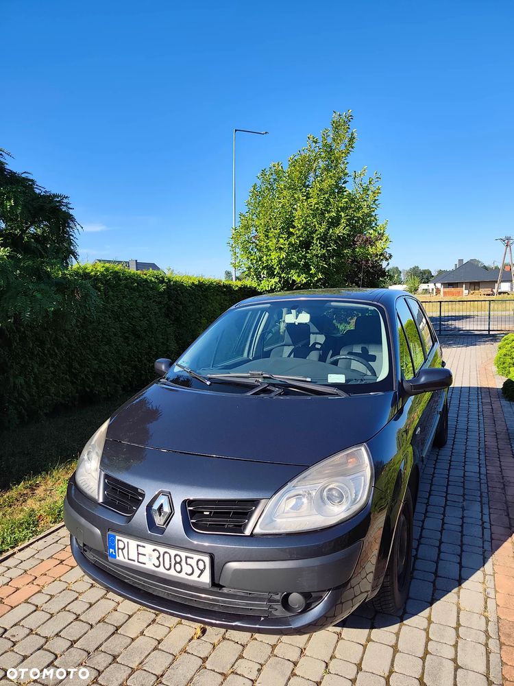 Renault Scenic - 1
