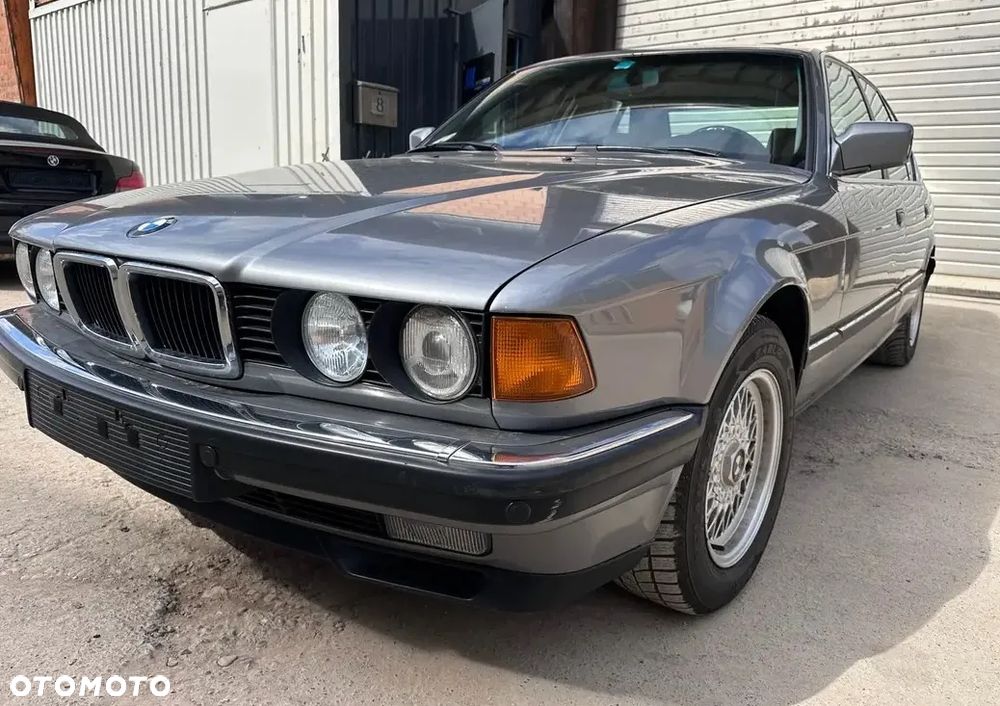 BMW Seria 7 740i - 1