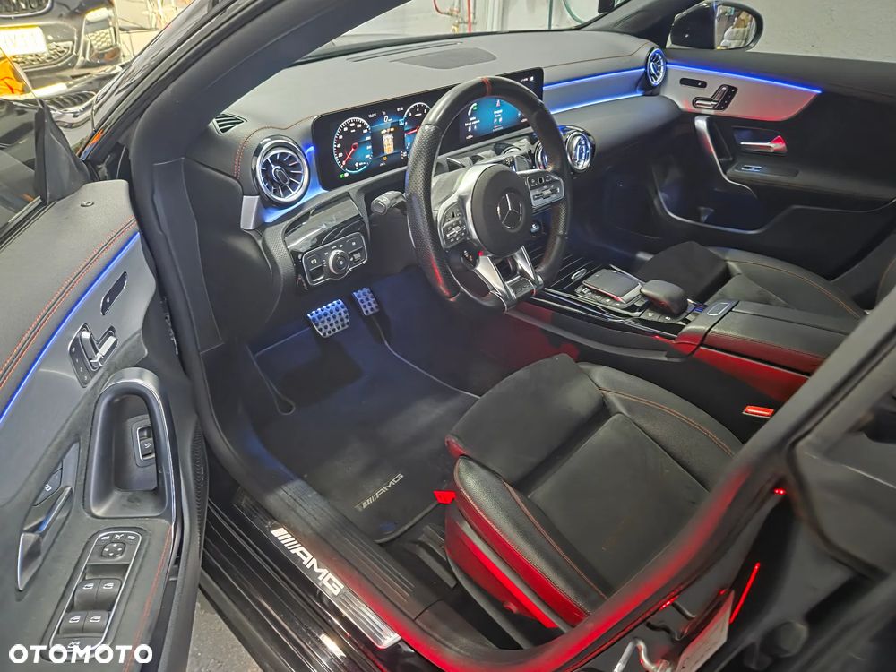 Mercedes-Benz CLA - 27