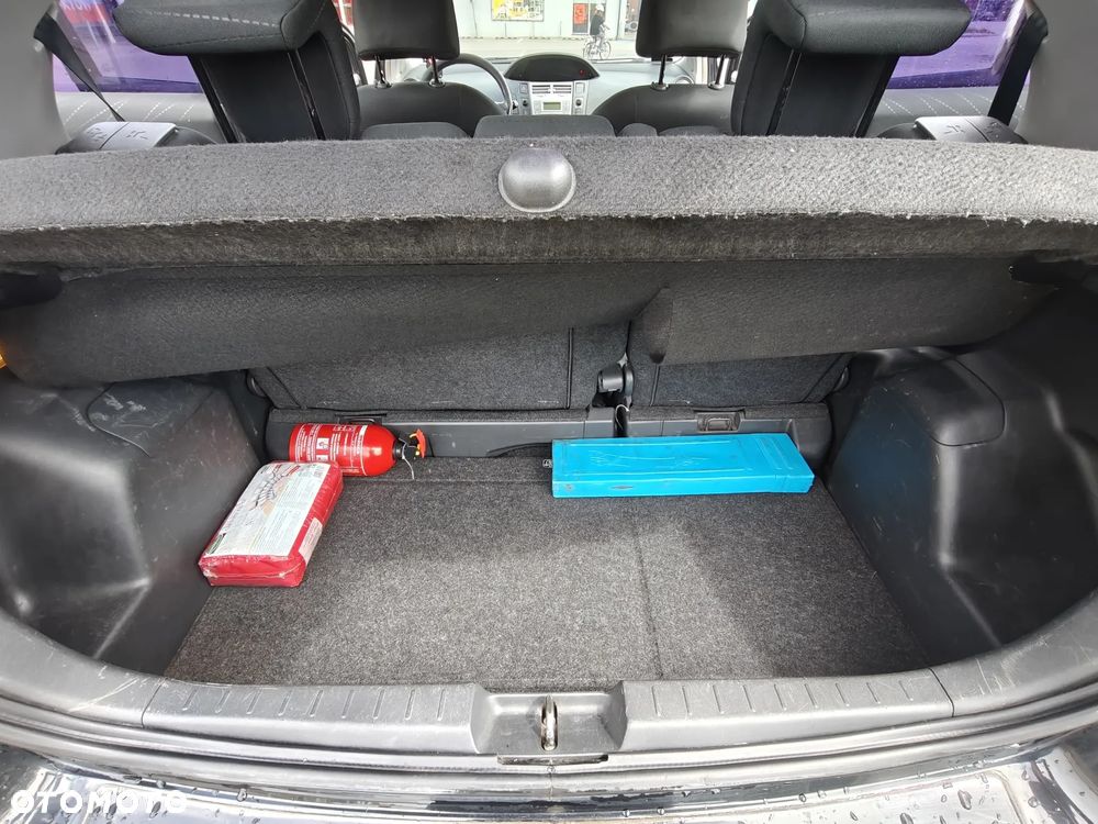 Toyota Yaris - 23
