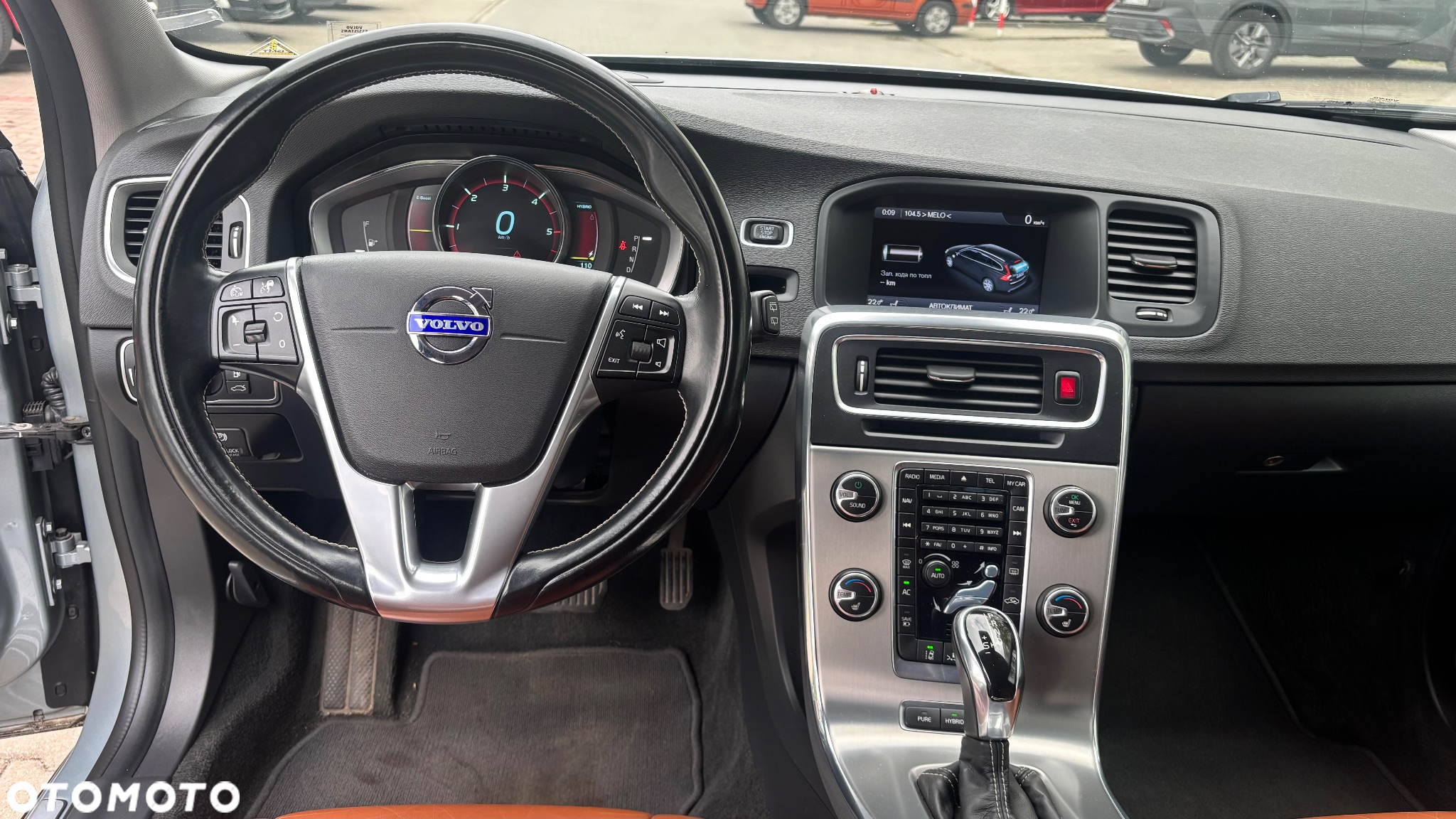 Volvo V60 D6 AWD Plug-in Hybrid Summum - 34