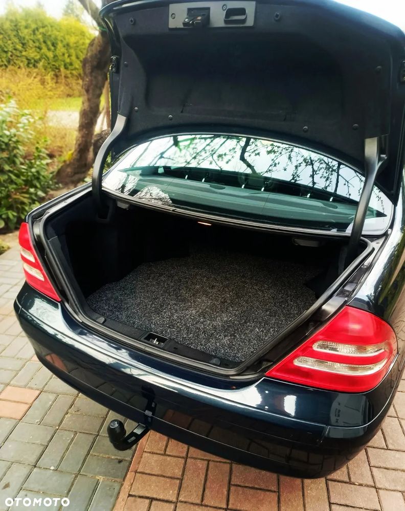 Mercedes-Benz Klasa C - 25