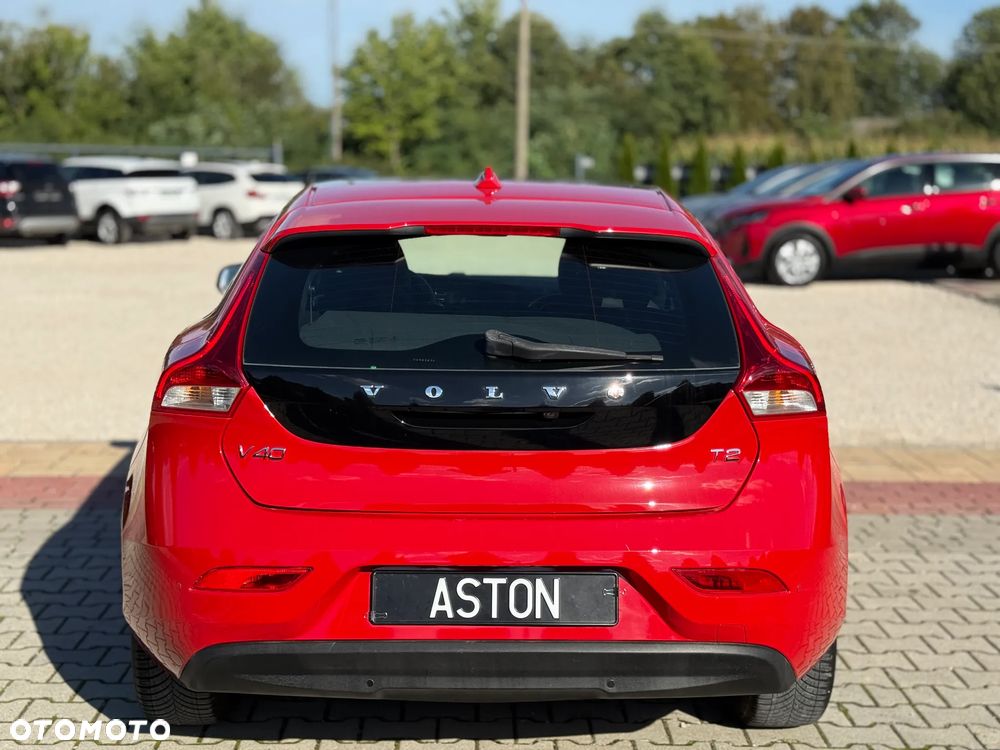 Volvo V40 T2 Momentum - 9