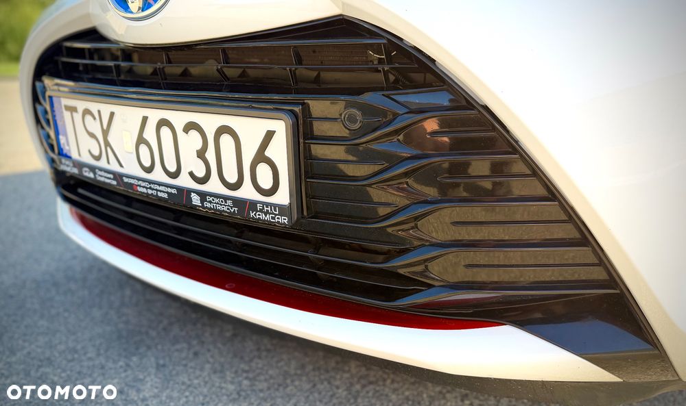 Toyota Yaris Hybrid 100 Premium - 16