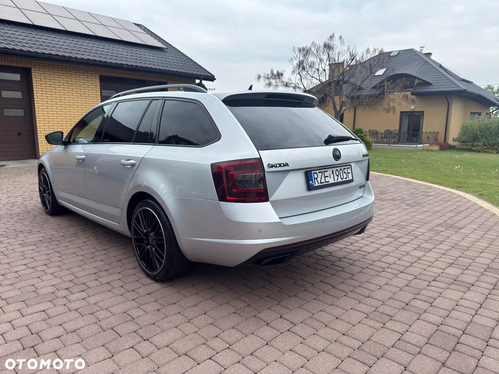 Skoda Octavia 2.0 TDI DSG RS - 2