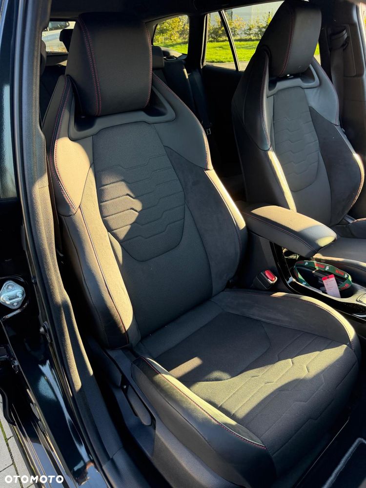 Toyota Corolla 2.0 Hybrid Executive - 29