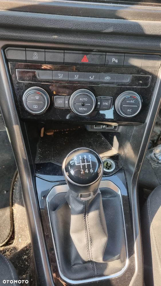 Volkswagen T-Roc 1.0 TSI OPF Style - 24