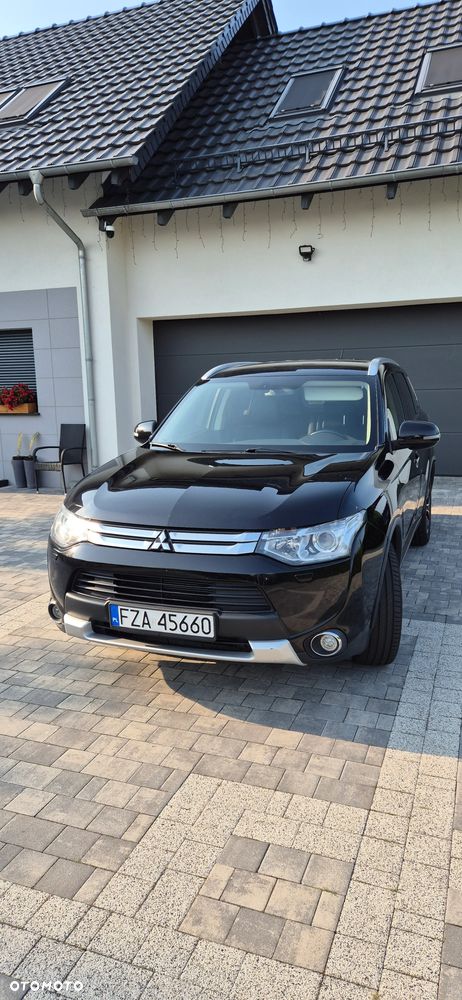 Mitsubishi Outlander - 1