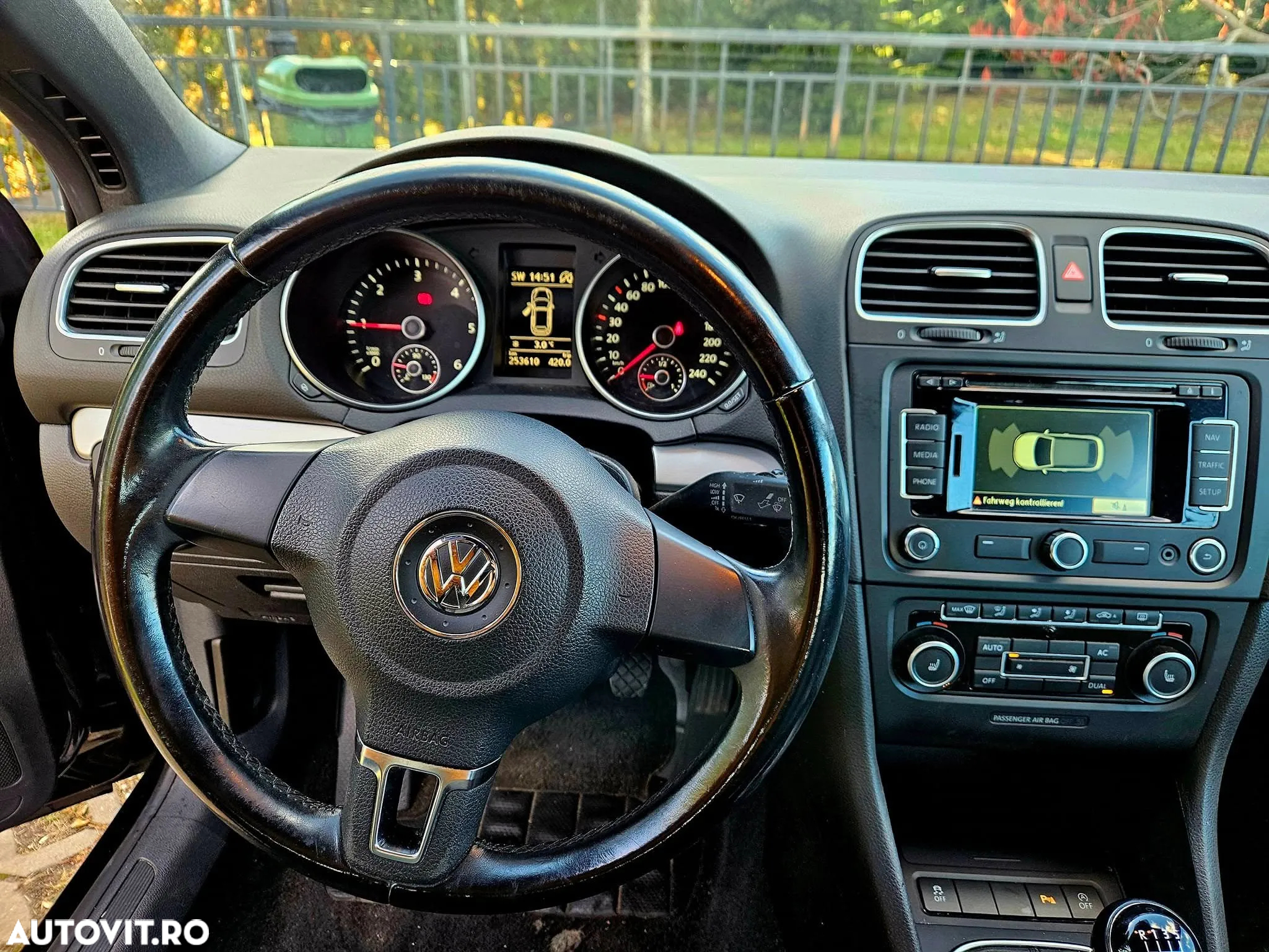 Volkswagen Golf 1.6 TDI BlueMotion Technology Comfortline - 6