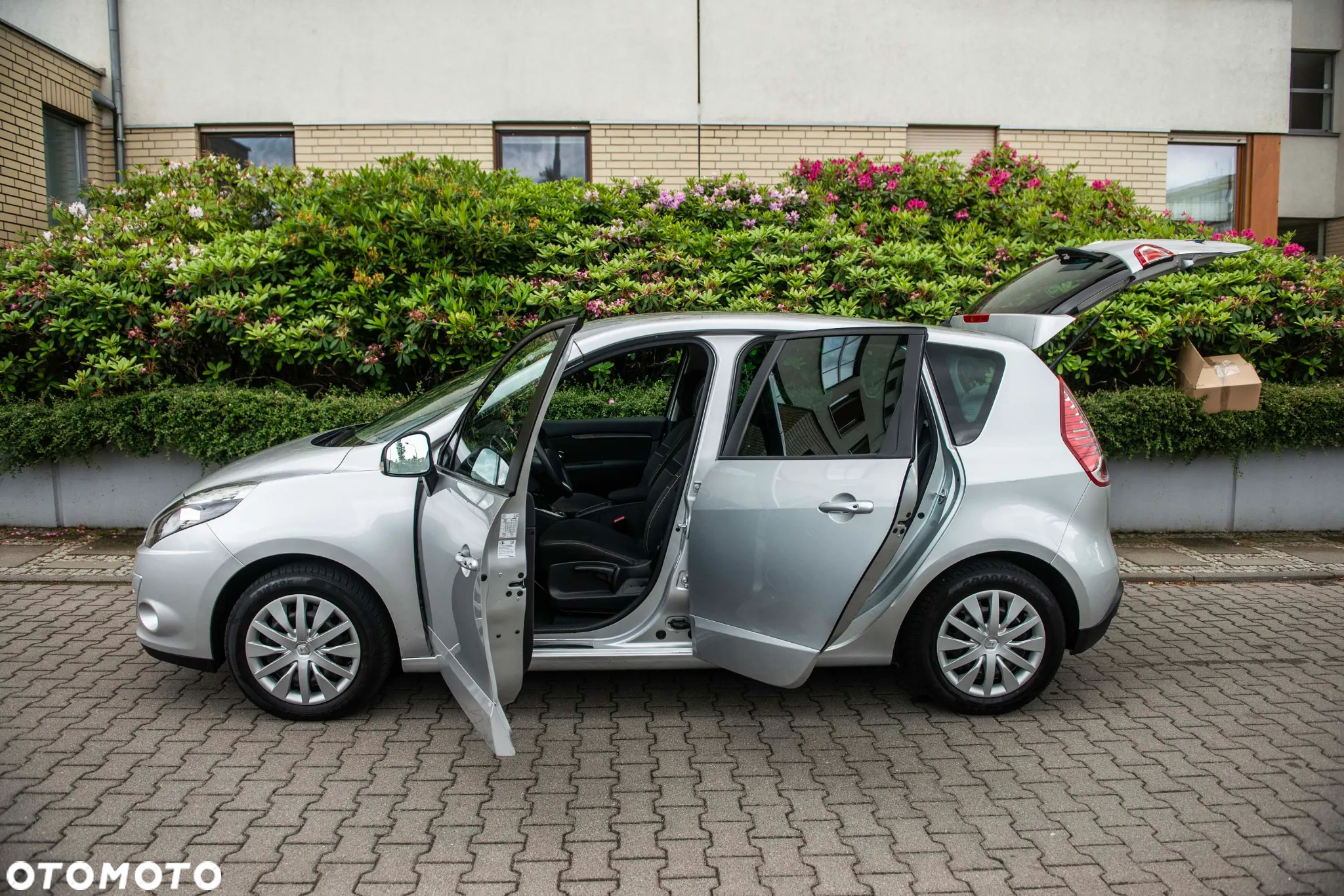 Renault Scenic 1.9 dCi Emotion Plus - 12