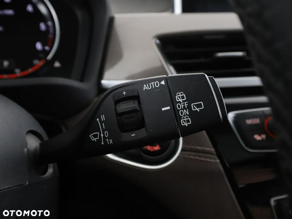 BMW X1 sDrive16d xLine - 32