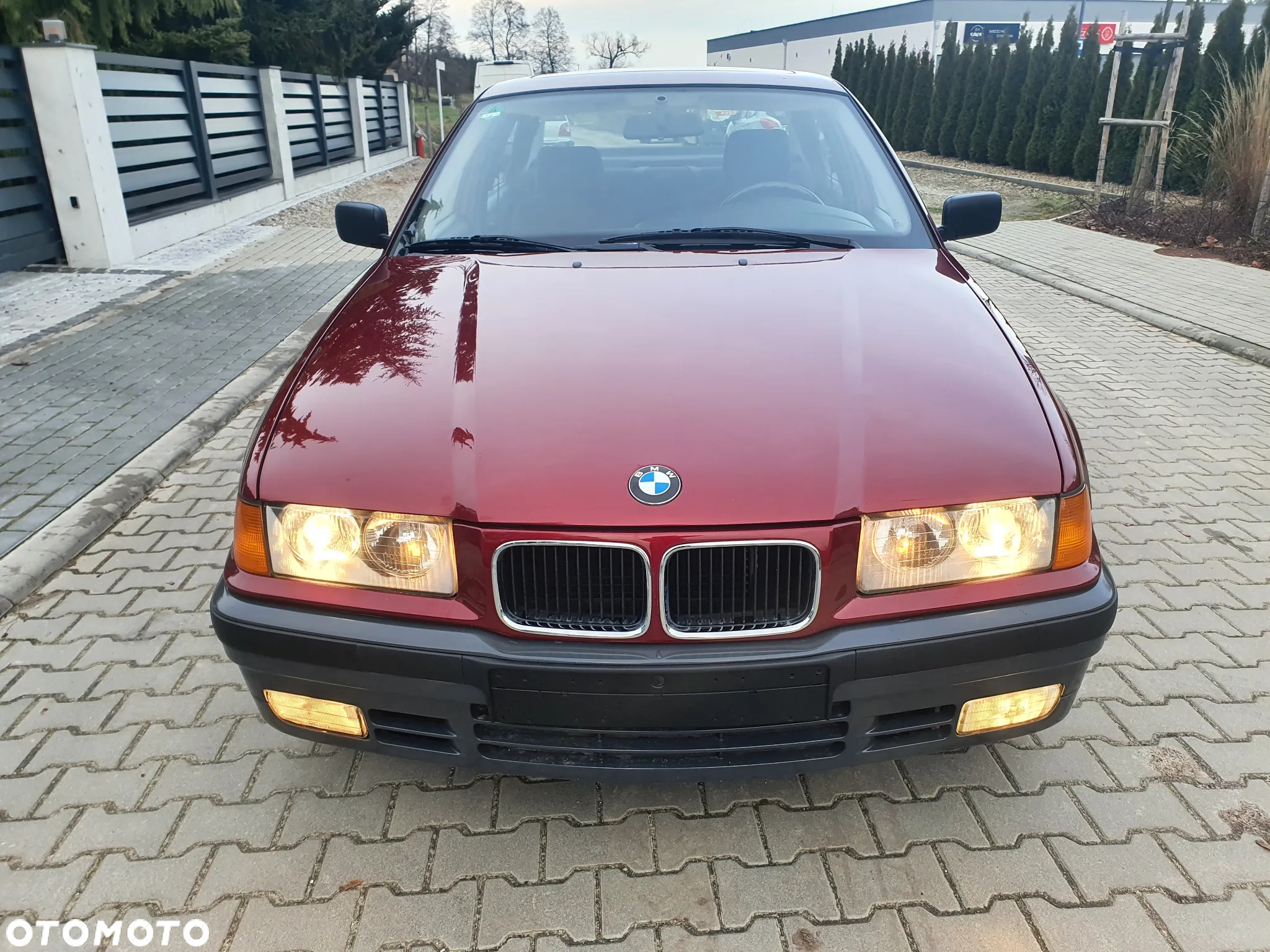 BMW Seria 3 318i - 16