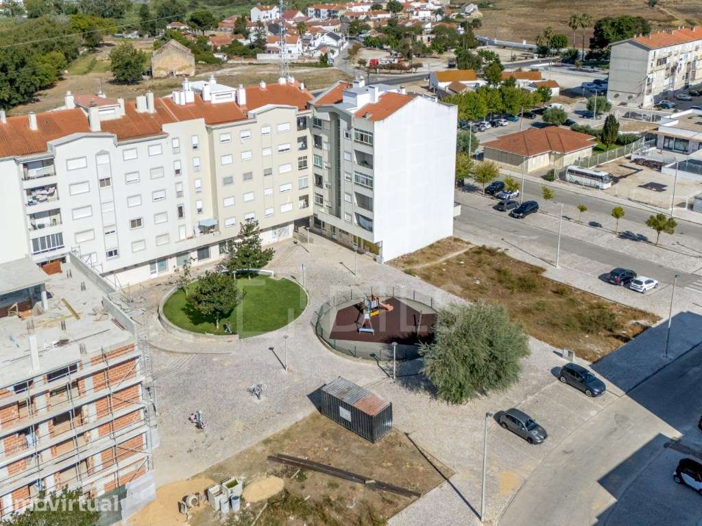 Lote de terreno em Coina com 216m2 e com capacidade construtiva de ... - Grande imagem: 5/12