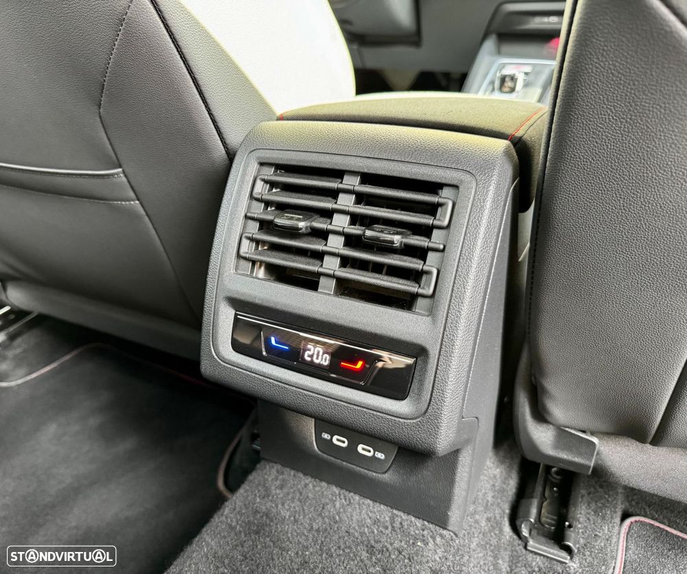 VW Golf 2.0 TSI GTI Clubsport 45 Years DSG - 11
