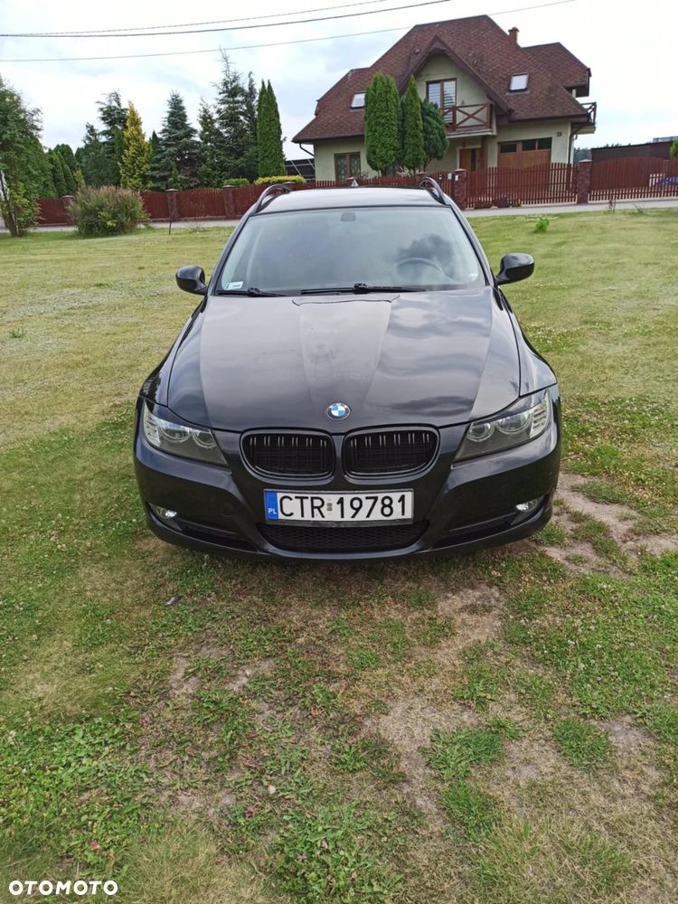 BMW Seria 3 318i Touring - 2