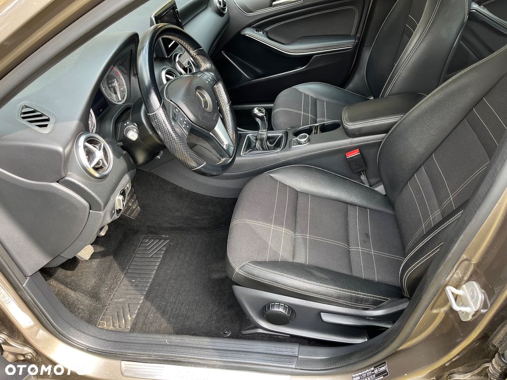 Mercedes-Benz Klasa A 200 (BlueEFFICIENCY) AMG Sport - 9