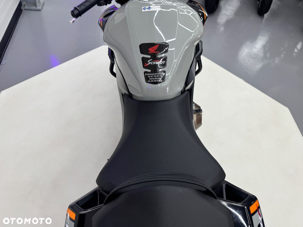 Honda CB - 22