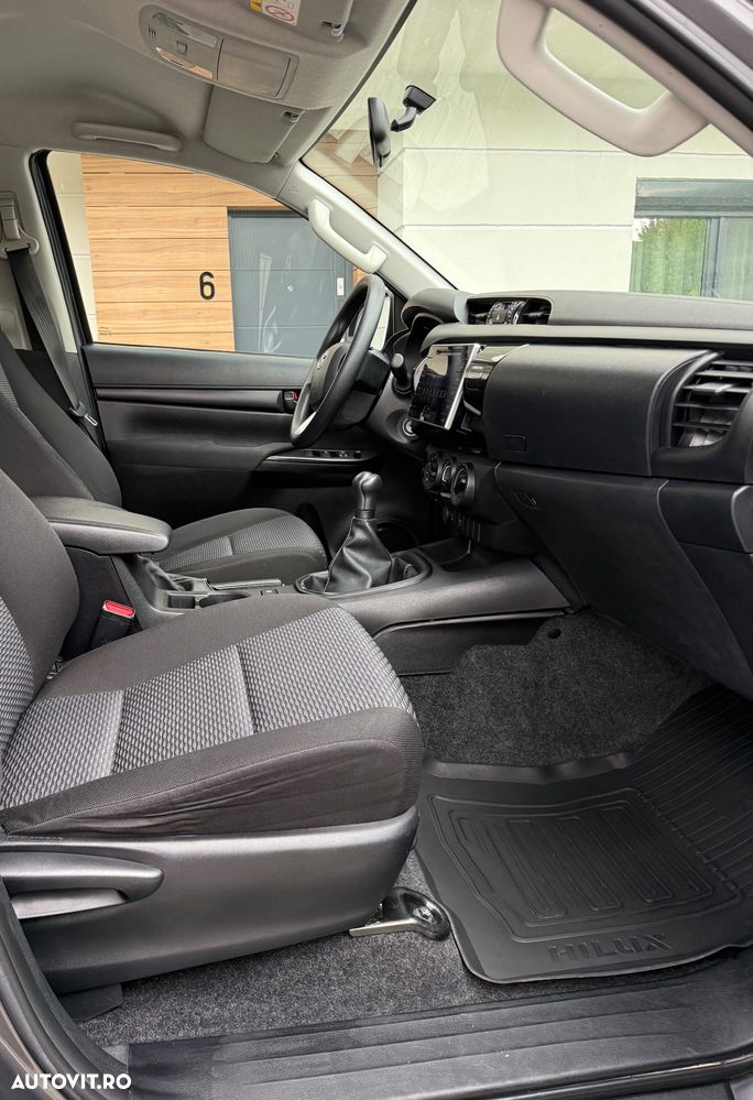 Toyota Hilux 4x4 Double Cab M/T Comfort - 13