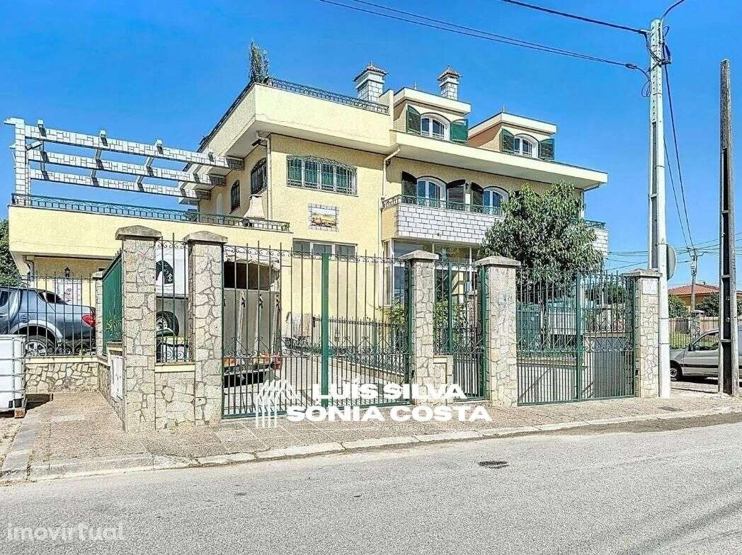 Moradia T6 Individual com Loja Comercial e Área Industrial -... - Grande imagem: 5/12